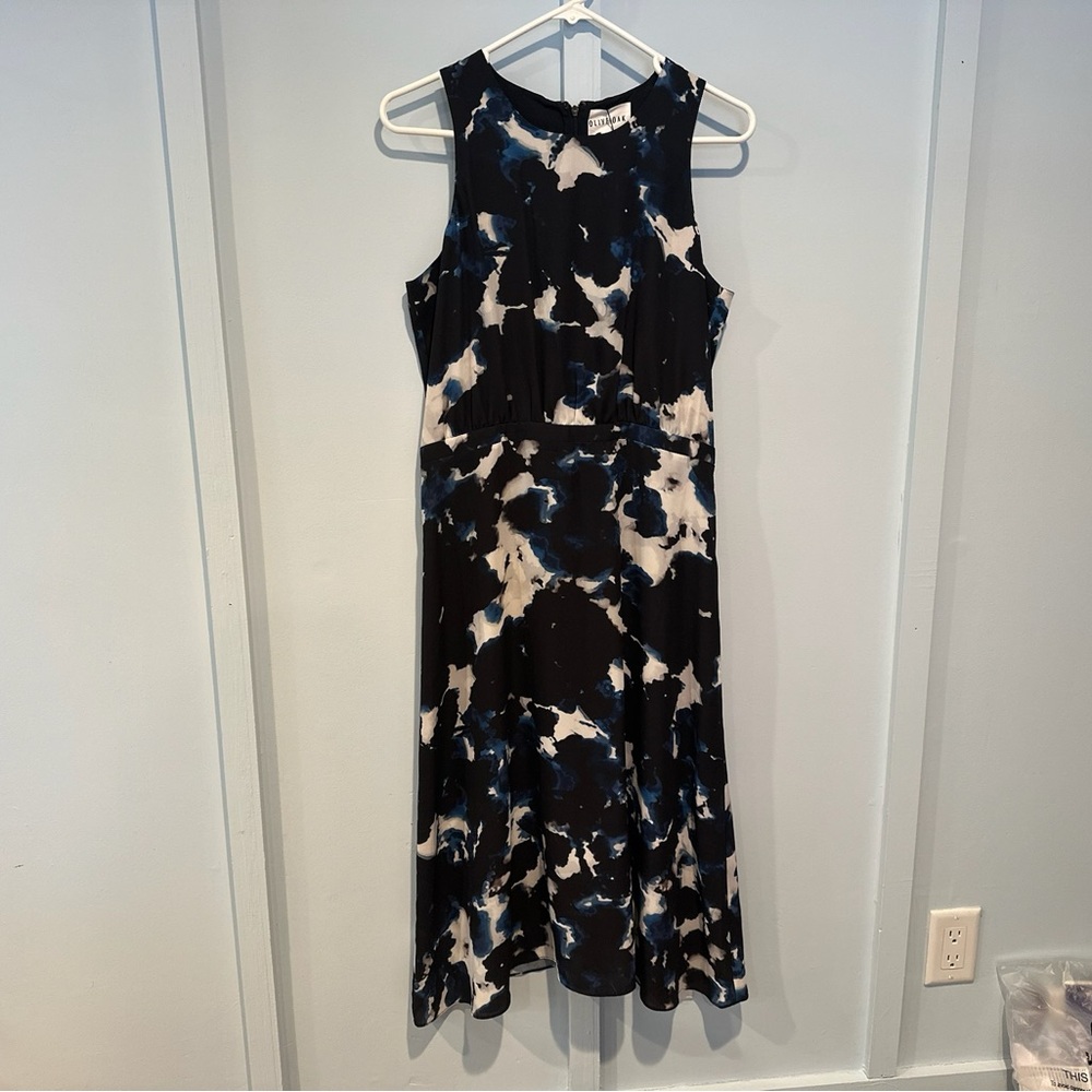 Elegant Black and Blue Sleeveless Dress